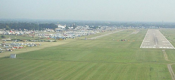 Approach to runway 36
